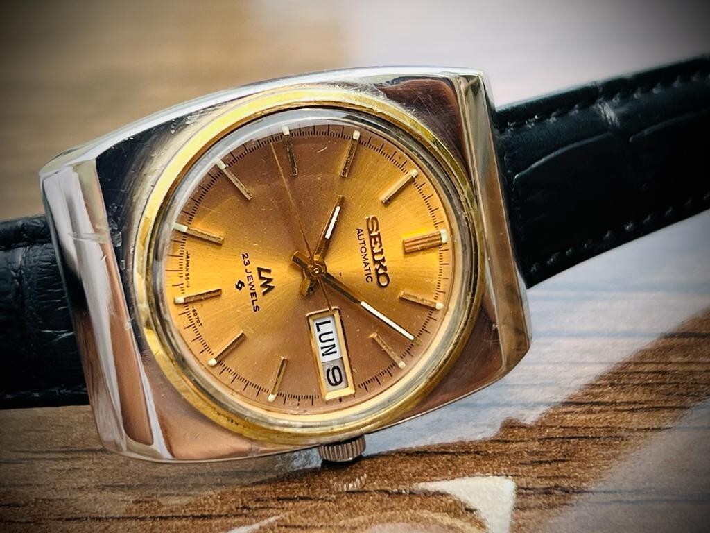 Vintage Seiko LM 23 Jewels Salmon Dial 5606-6020 Automatic Mens