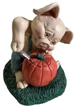 VINTAGE KATHY WISE FARMER PIG CARVING A PUMPKIN JACK-O-LANTERN FIGURINE ENESCO