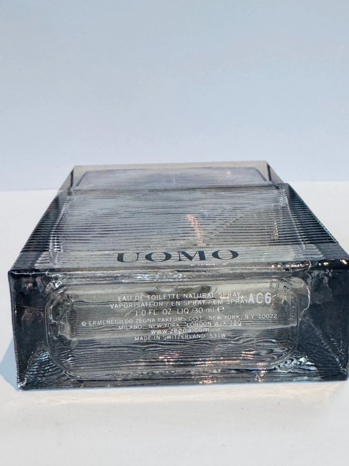 Ermenegildo Zegna UOMO Eau de Toilette Spray para Hombres 1 fl oz Foto 4 de 4