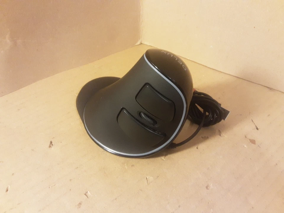 DELUX Ergonomic Mouse, Wired Large RGB Vertical Mouse with 6 Buttons Black - Image 4 of 4