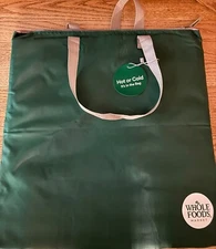 NWT WHOLE FOODS Lg Green Reusable Insulated Hot or Cold Shopping Bag Zipper Top