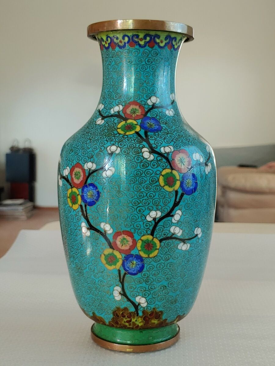 清古董景泰蓝彩梅赏瓶 Antique Chinese Qing Jingtailan 清古董景泰蓝彩梅赏瓶 Antique Chinese Qing Jingtailan