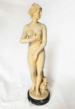 14" Vintage Statue Of Venus De Medici reproduction by Gino Ruggeri, Italy