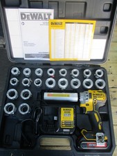 DEWALT DCE151TD1 CORDLESS STRIPER KIT w/20vt BATTERY & CHARGER