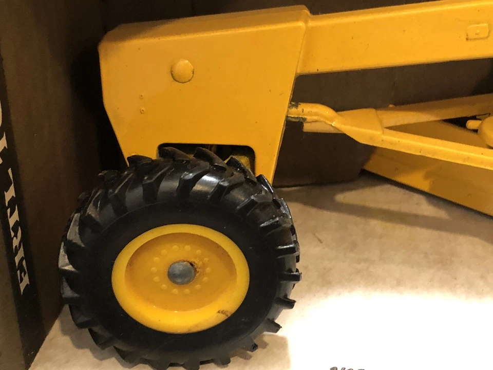 Vintage ERTL #504 John Deere Motor Road Grader Pressed Steel - Scale 1:16 - Image 2 of 4