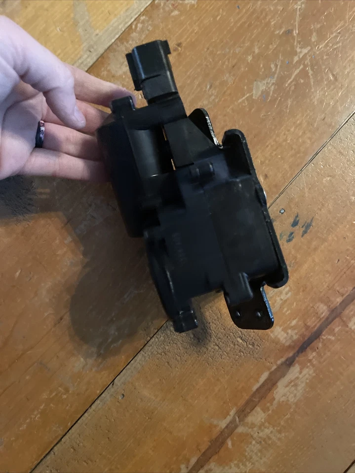 Actuador de bloqueo de pestillo puerta levadiza Equinox Terrain 2010-2016 OEM 10-16 Foto 3 de 4