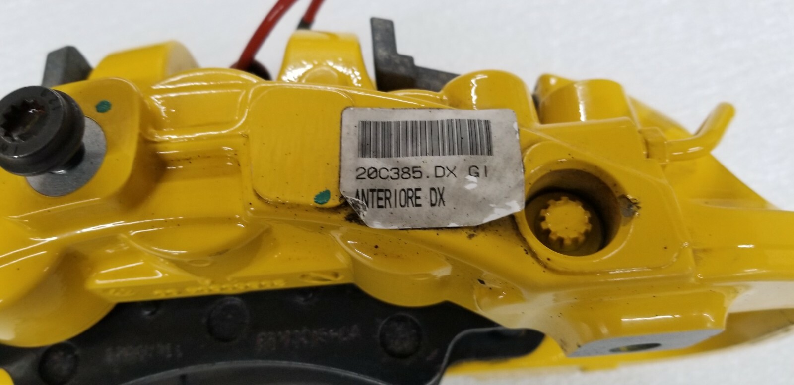 FERRARI 488 FRONT RIGHT PASSENGER CARBON CERAMIC BRAKE CALIPER YELLOW OEM 328377