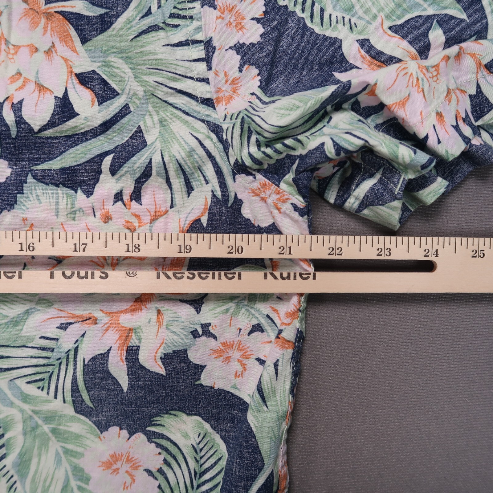 Chubbies Shirt Mens Large Blue Floral Short Sleeve Inside Out Hawaiian Stretch