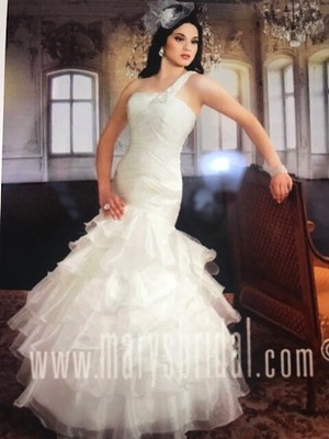 trumpet style wedding dress