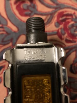 Pedal 9/16 De Fierro Vp-378 Con Reflejante