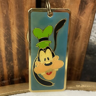 Vintage 90's ~ GOOFY  ~ WALT DISNEY WORLD ~ Rectangle 2.5''x1.5''  Keychain