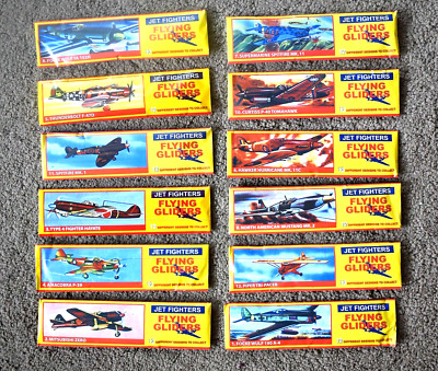 WW2 2. Weltkrieg 12 x verschiedene Spielzeug Schaumstoffgleiter Kriegsflugzeuge Spitfire Mitsubishi