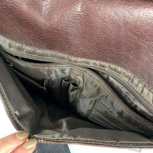 Kenneth Cole Reaction Brown Distressed Leather Laptop Messenger Bag + Adj Strap - Picture 9 of 15