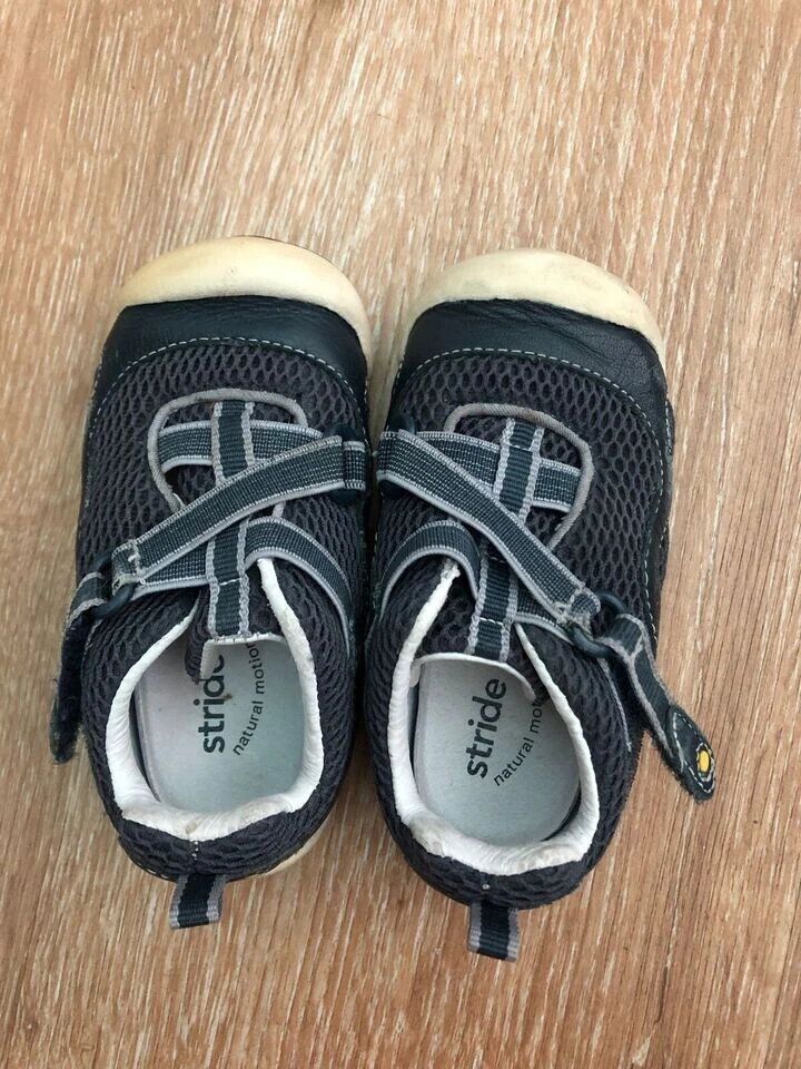 Stride rite 4w store