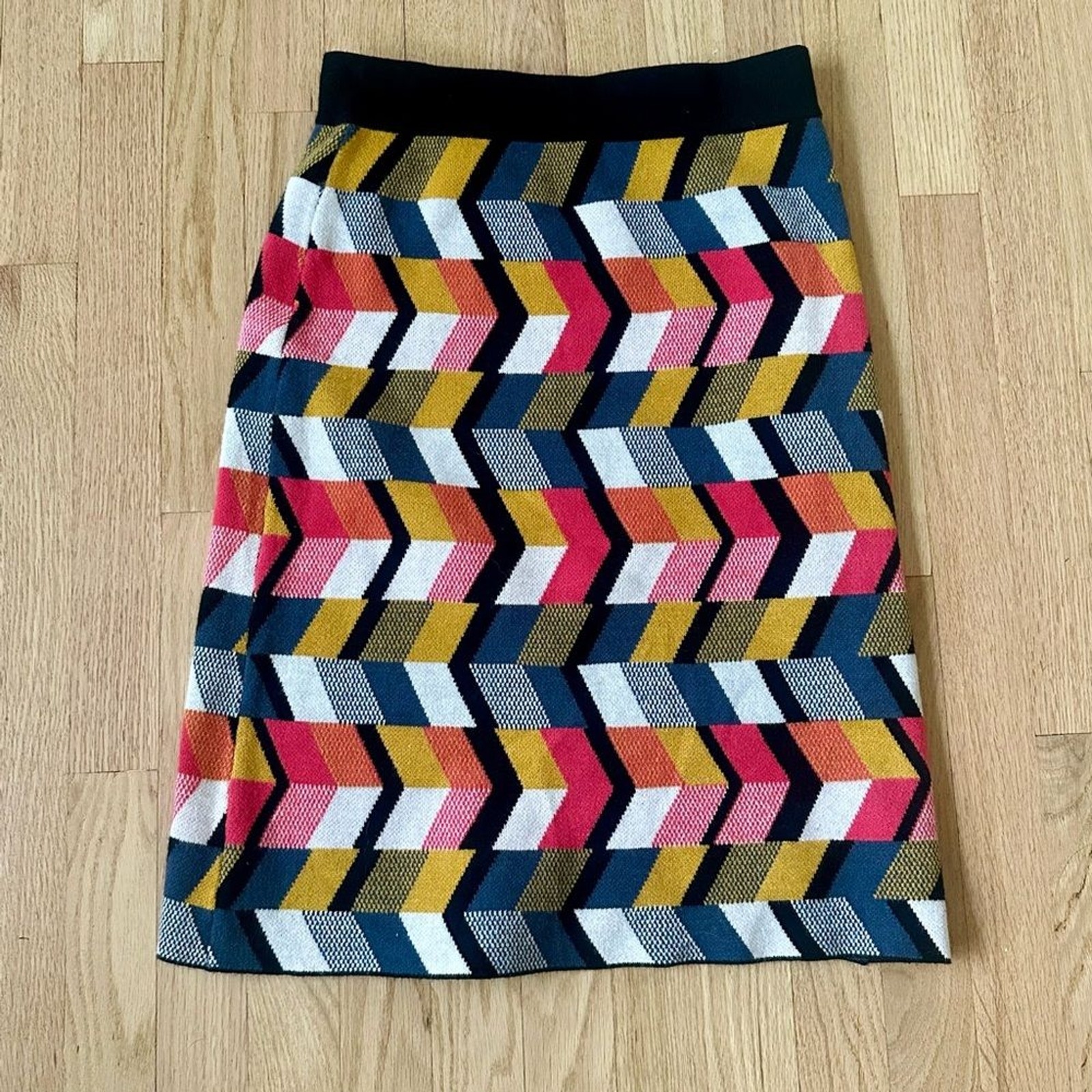 Mod Style geometric Chevron Patterned knit pencil… - image 1