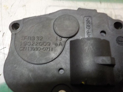 64119321034 MOTEUR / ACTIONNEUR DE VOLET DE CLIMATISATION / CZ1139300711 / CZ113 - Photo 3/4