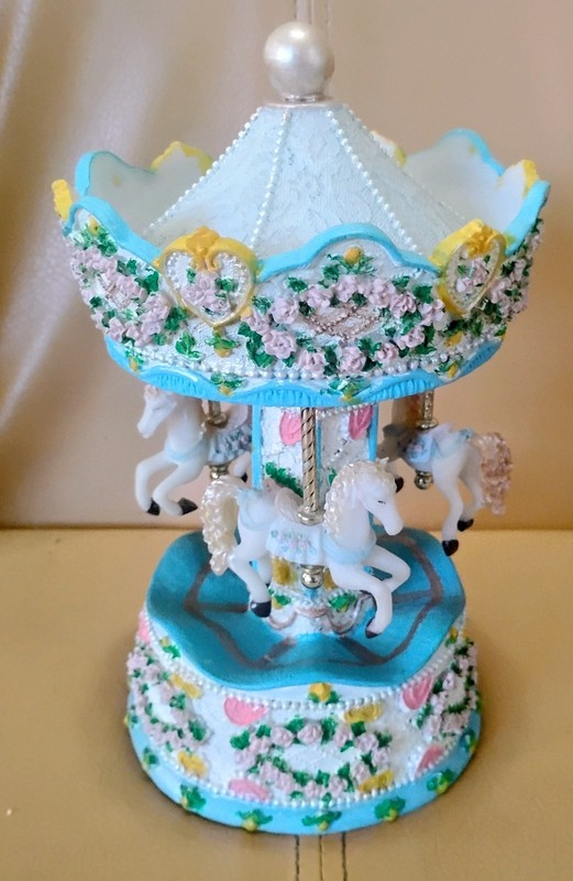 Carousel ORNATE ROTATING MUSIC box Works 3 Horse Merry Go Round Fine Shape 