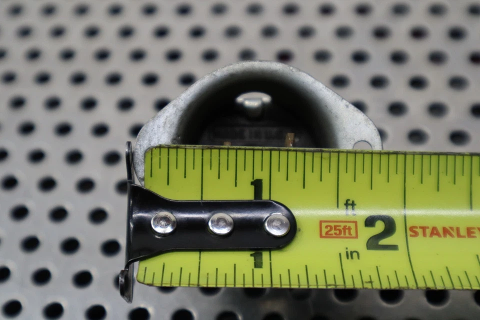 Cutler-Martillo 15A 125V Enchufes Bridados Nuevo Antiguo Stock (Lote de 10) Foto 4 de 4