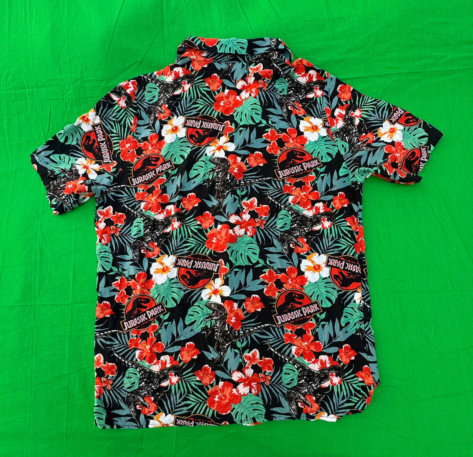 Jurassic World Jurassic Park Men's Button Up Shirt Size L. image 2