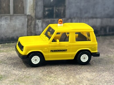 RIETZE HO Scale 1/87 MITSUBISHI PAJERO Yellow Preowned