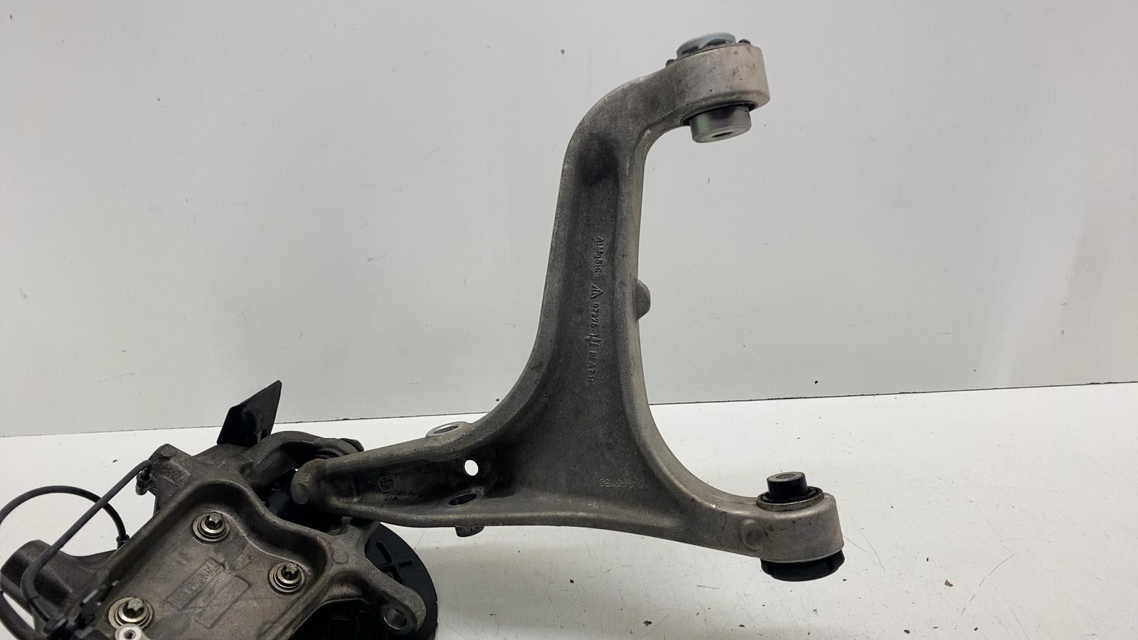 ⭕ 2014-2020 Maserati Ghibli Front Left Side Spindle Knuckle w/ Control Arm RWD