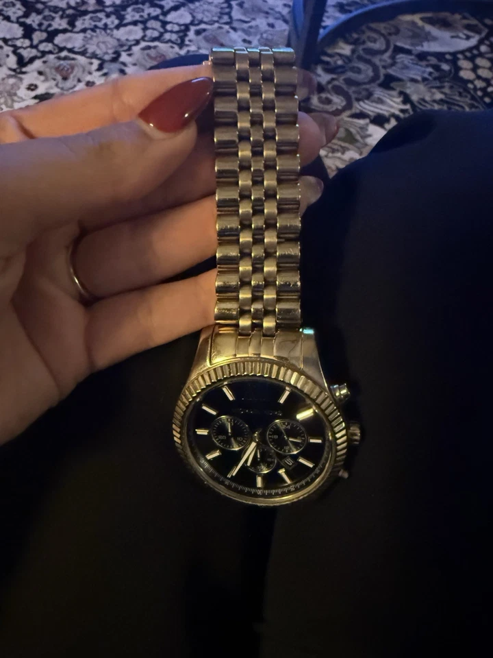 Reloj Michael Kors tono dorado Foto 3 de 4