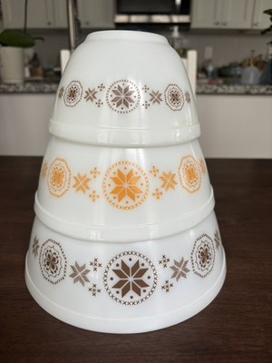 Vintage Pyrex Town and Country Nesting Bowls, Excellent Condition 