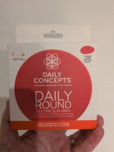 Travel Size Daily Round Silicone Scrubber