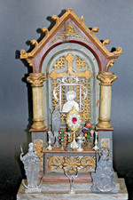 sch&ouml;ner alter Haus Altar 19.Jahrhundert mit Zubeh&ouml;r, Zinn, z.B. Monstranz usw.