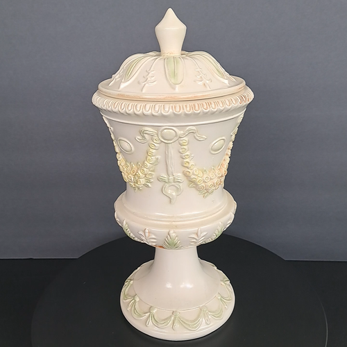 Vintage 1974 Arnel's Ceramics Embossed Art Pottery Urn With Lid Garland USA - Video 1 of 1