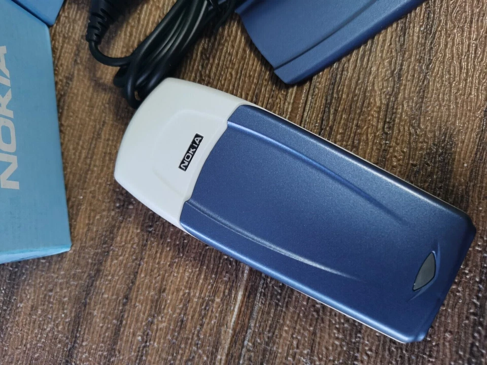 Original Nokia 6100 Blue(Unlocked) TriBand 2G 1.5" Button Classic Mobile Phone - Image 3 of 4