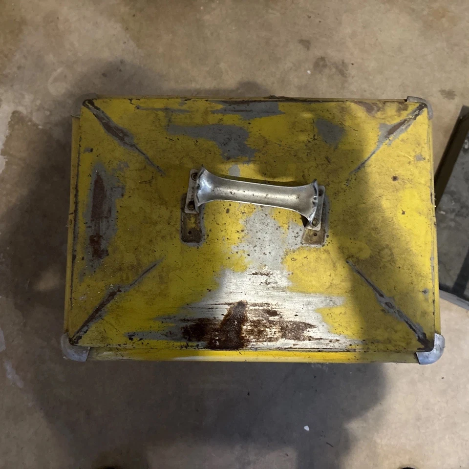 Vintage Royal Crown RC Cola Soda Metal Yellow Cooler w/ Red Lettering - Image 2 of 4