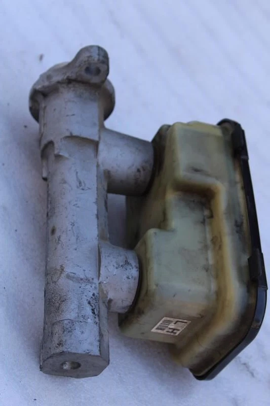 Chevrolet Pickup S10 1995 cilindro maestro de freno 18010023 Foto 3 de 4