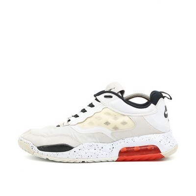 Jordan Herren Max 200 Sportschuh Weiß/Schwarz/Rot Sohle Sneaker EU 46