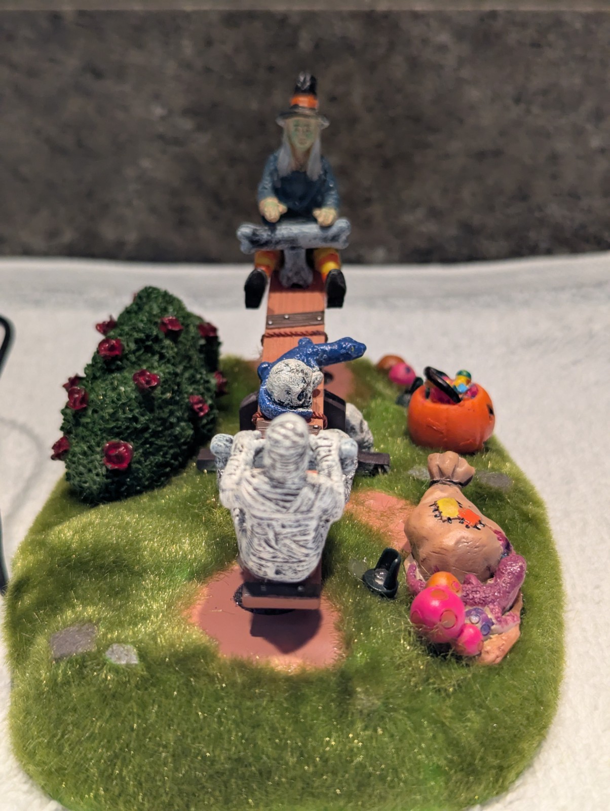 Lemax Spooky Town See-Saw Sensation 14322 Table Accent Halloween Village READ