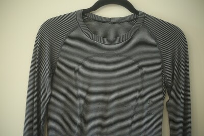 Lululemon Womens Size 6 Swiftly Tech Long Sleeve Shirt Striped