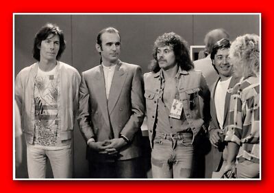 Status Quo 12''x8'' professionelles Foto