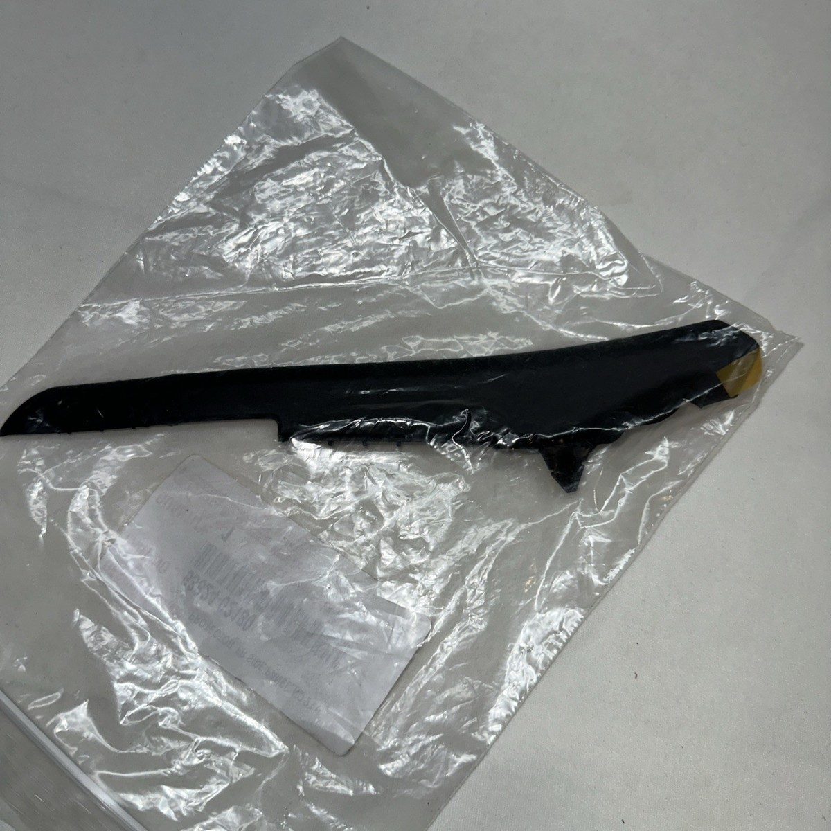 2020-2022 TOYOTA COROLLA FRONT LEFT FENDER PROTECTION SEAL TRIM