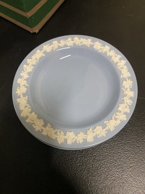 Wedgwood Queensware Cream on Lavender  6'' Bread Dessert Plates Smooth Edge-4
