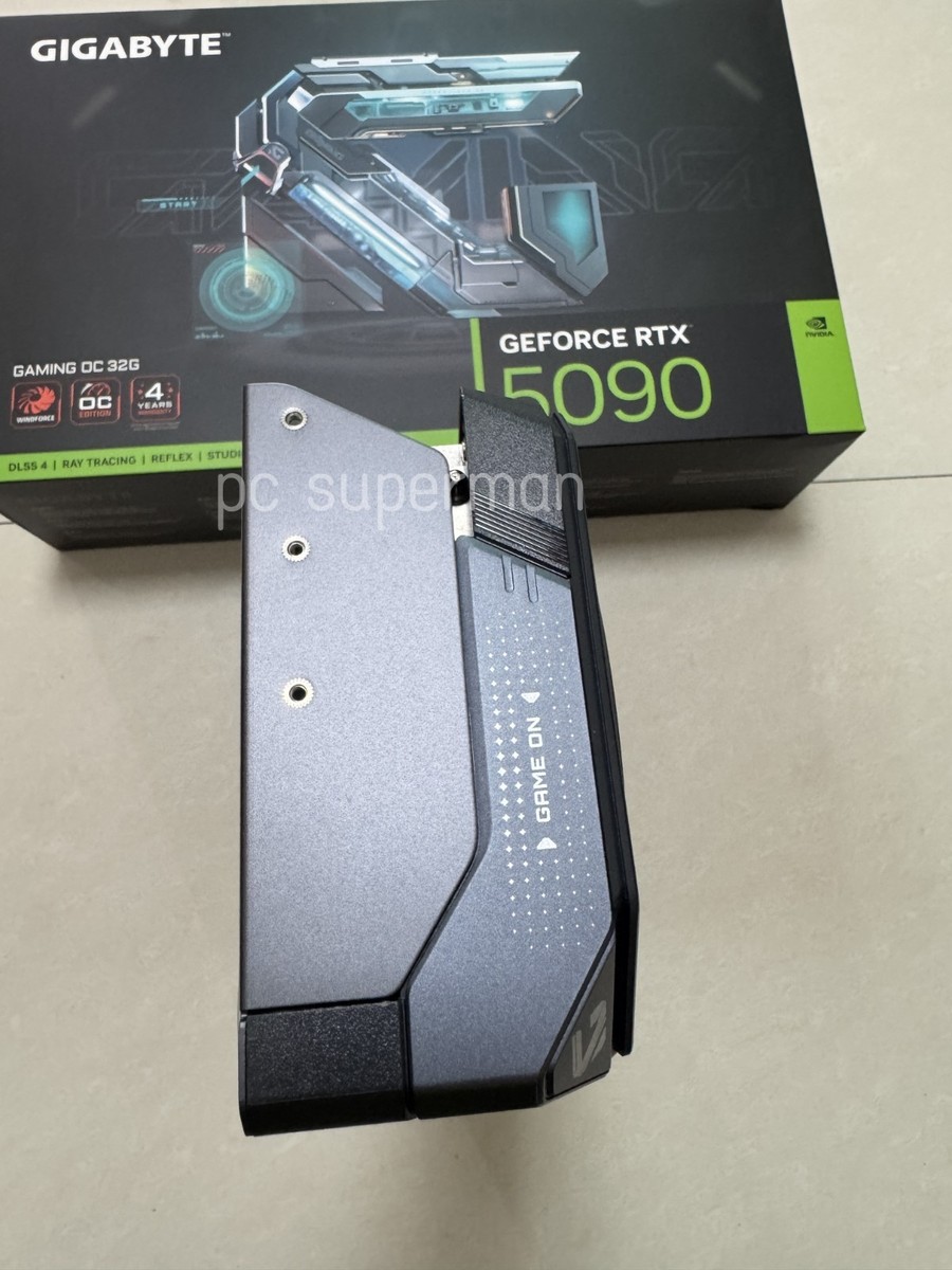 GIGABYTE RTX 5090 GAMING OC No Core, No VRAM With Box - FOR PARTS