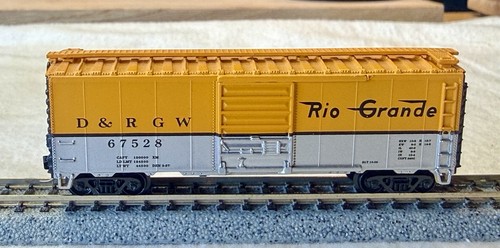 Atlas 34381 40’ vagón de carga Rio Grande D&RGW 67528 micro trenes camiones instalados | Condition: Used