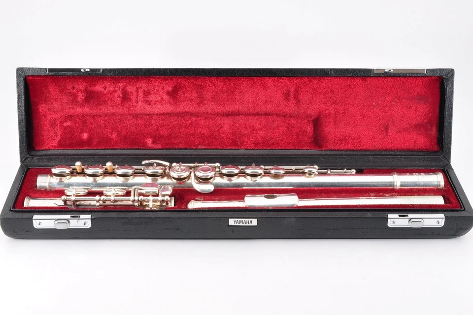 Flauta Yamaha YFL-451 plateada hecha en Japón con estuche usada de Japón #011833 Foto 2 de 4