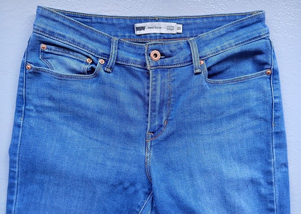 LEVI STRAUSS CO denim shorts ladies size 29 10 mid rise jeans cut bermuda length