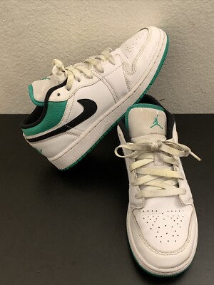 j1 low stadium green