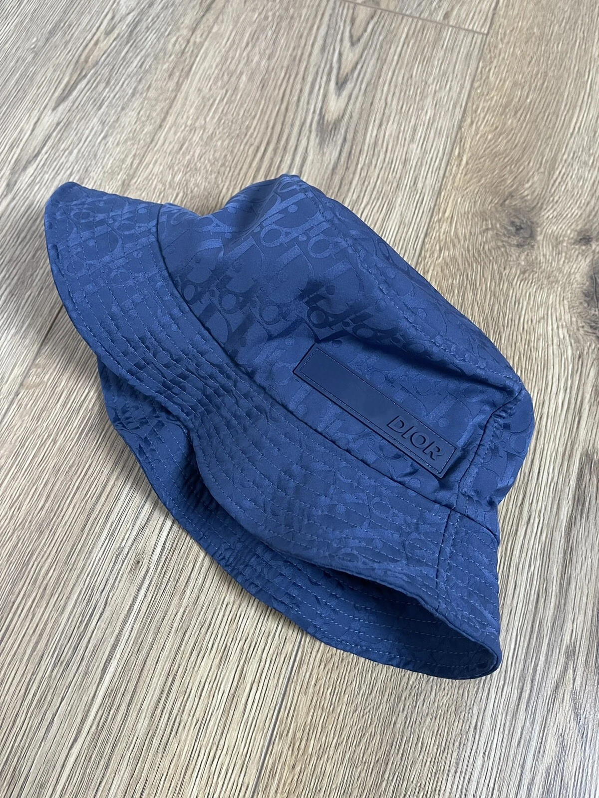 Chapeau seau oblique Dior 100% authentique