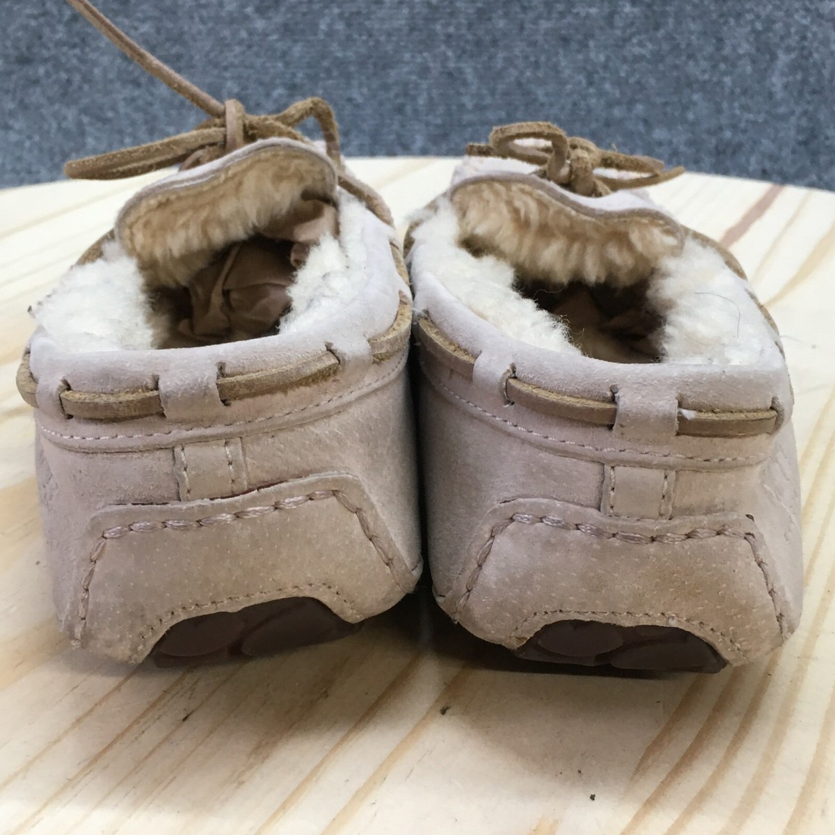 UGG Australia Slippers Womens 5 Dakota Moccasins Beige Leather
