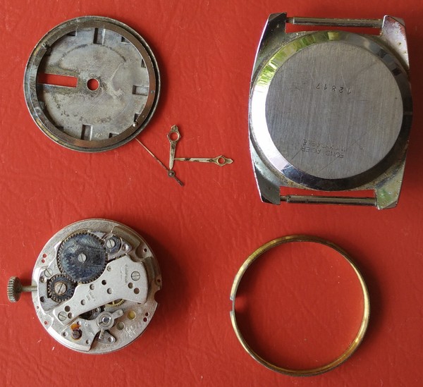 Movimiento, calibre Ronda RL 217A, manual, para recambios, dia y fecha
