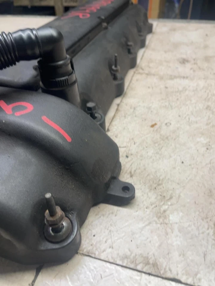 1999-2002 JAGUAR XJ8 Right Passenger Side Valve Cover Black Oem - Image 3 of 4