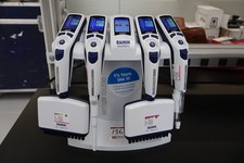 Mettler Toledo Rainin SCS-B Smart Stand w/ (4) E4 XLS Pipets
