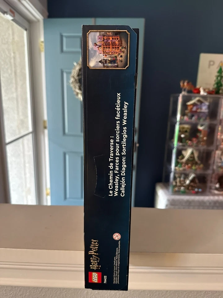 LEGO Harry Potter: Diagon Alley: Weasleys' Wizard Wheezes (76422) NEW in BOX - Image 3 of 4